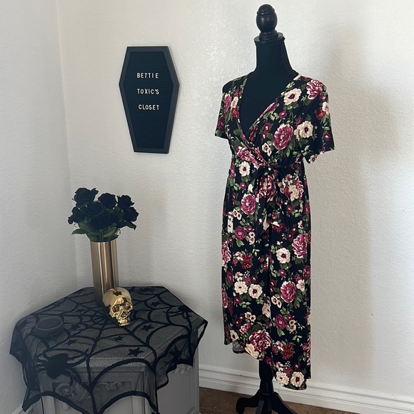 Due Time Maternity Dresses & Skirts - Due Time Maternity Black Floral Midi Wrap Dress